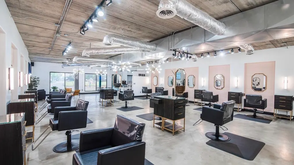 Urban Eve Salon and Boutique Lake Jackson — Beauty salon in Lake Jackson